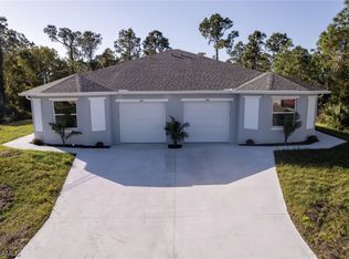913/915 W 12th St, Lehigh Acres, FL 33972