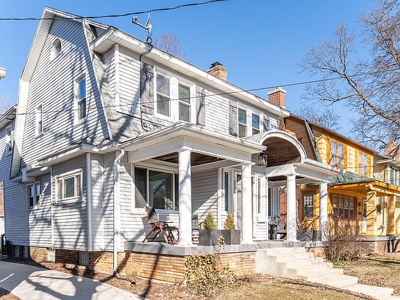 3rd image of 715 Gladstone Ave SE