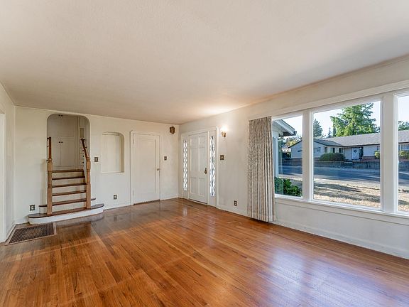3rd image of 403 W Mill Street
