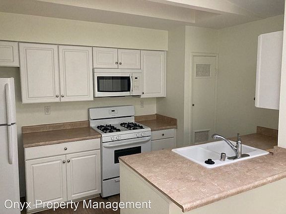 4th image of 224 S Ditmar St APT 2C