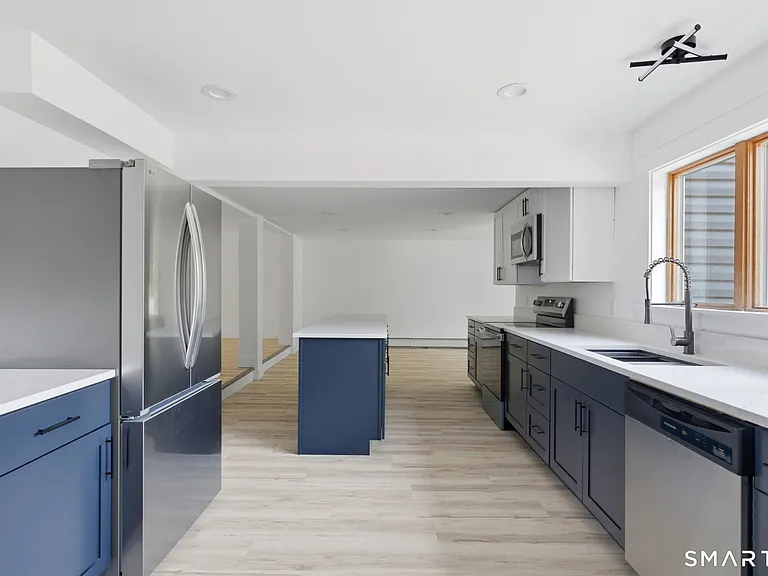 765 Norwich Ave — Photo 17
