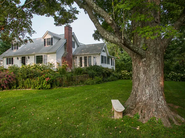18 Northrup St, Bridgewater, CT 06752