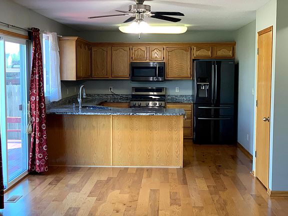 5th image of 715 SE Parker Dr