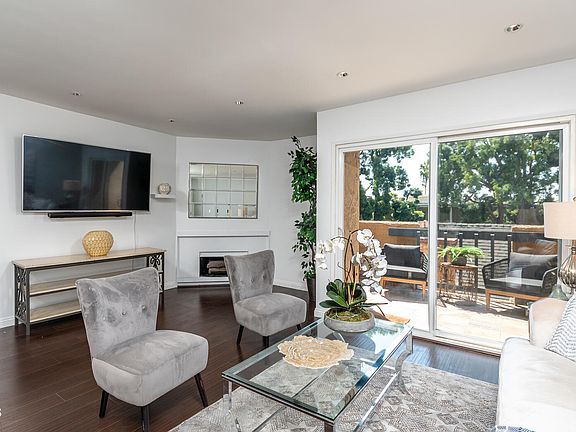 4th image of 355 S Madison Ave Unit 305