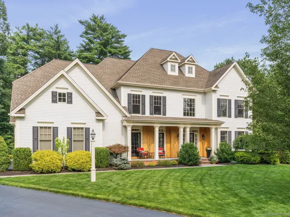 4 Banbury Crescent, Farmington, CT 06085