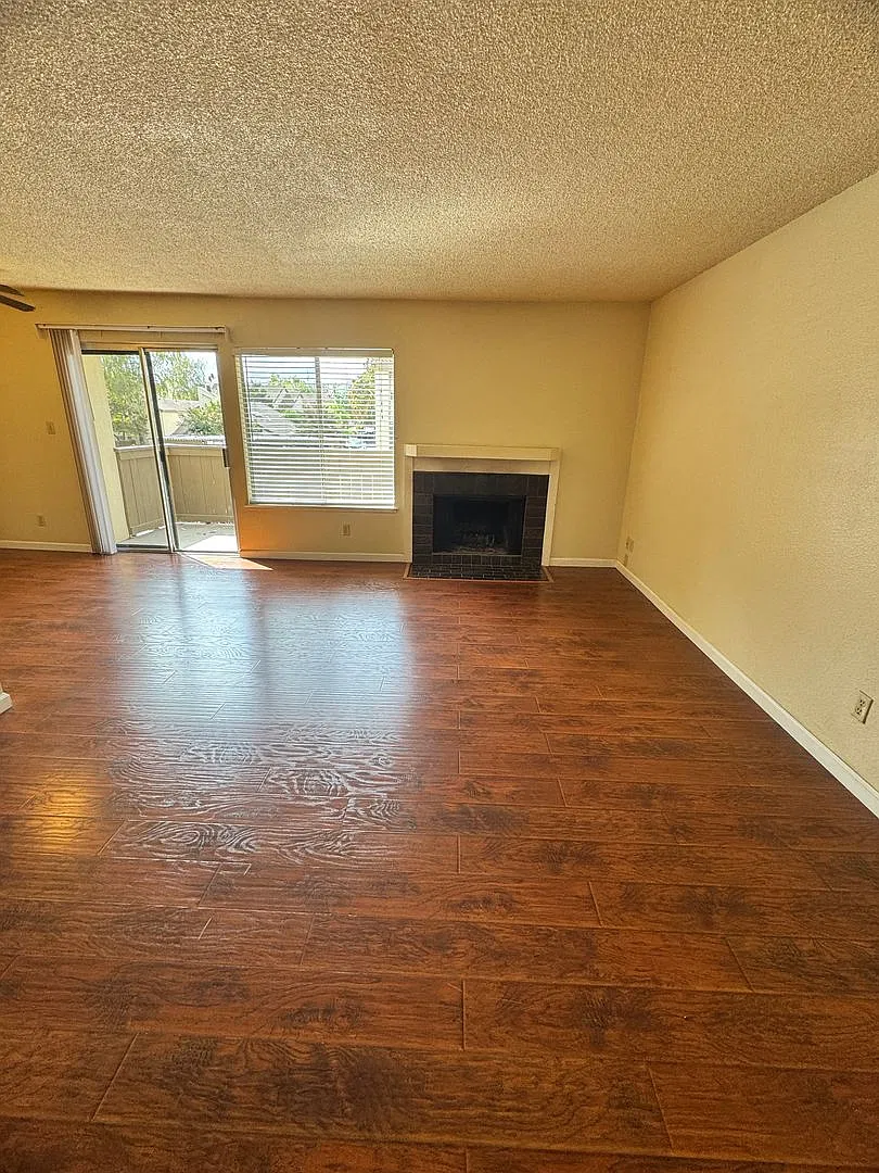 1 Bed/1 Bath in Gated Community Condo — Photo 3