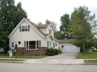 221 W Main St, HILBERT, WI 54129