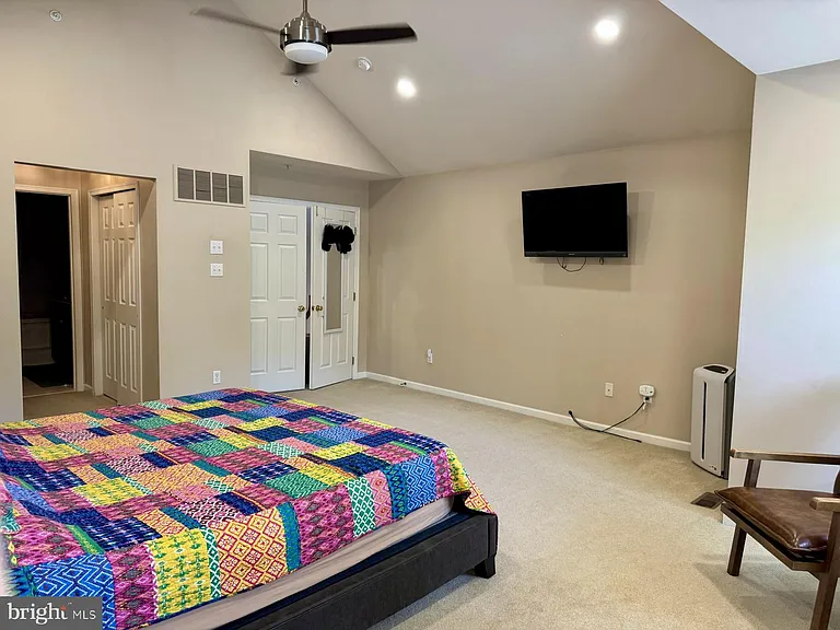 240 Torrey Pine Ct — Photo 23