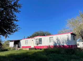 80 San Antonio St #80, Campbellton, TX 78008