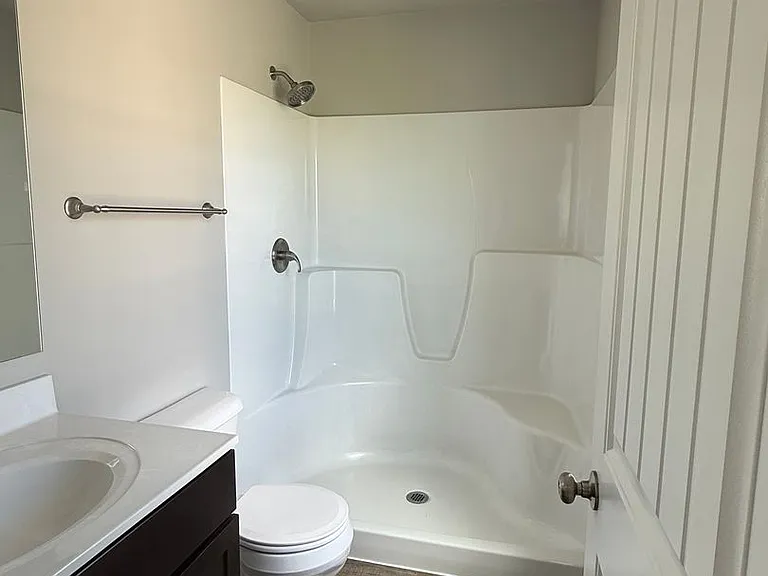 646 N College St — Photo 6