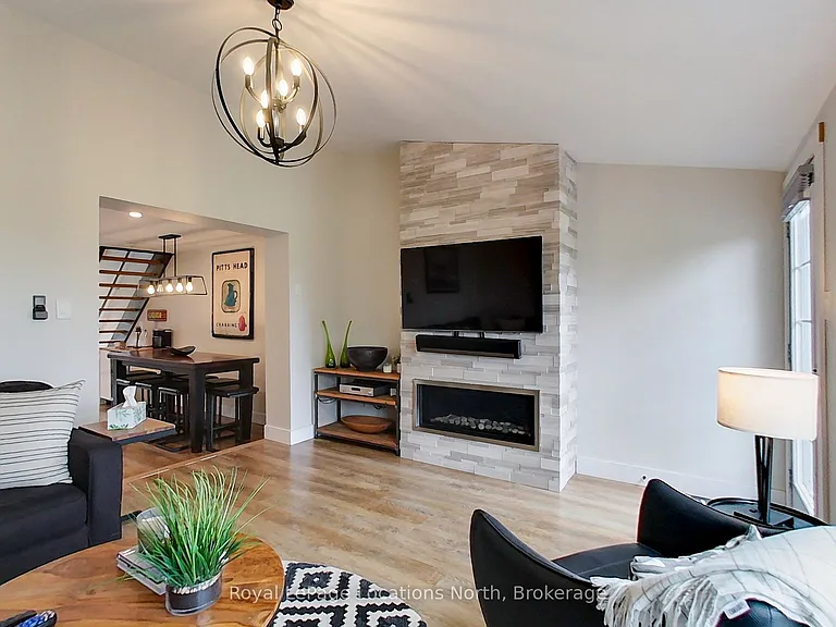 139 Lakeshore Rd E #6 — Photo 21
