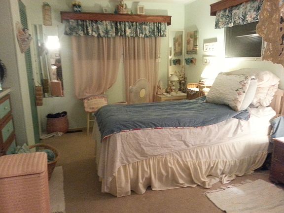 5th image of 227 Beauregard St