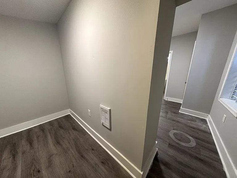 1235 W Huntingdon Street — Photo 9
