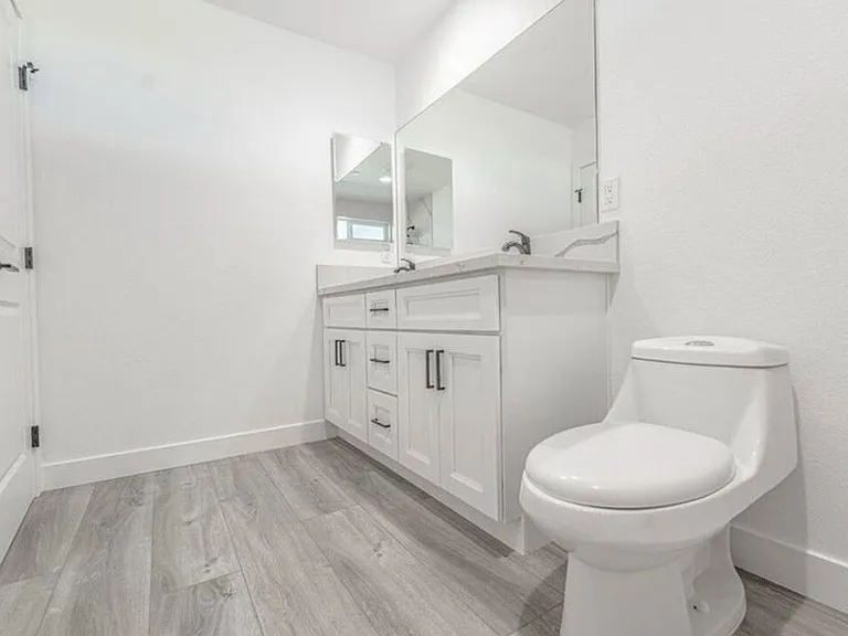 11548 11th Ave — Photo 18