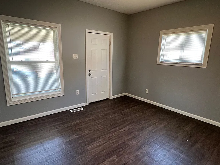 1529 Hiatt St — Photo 4