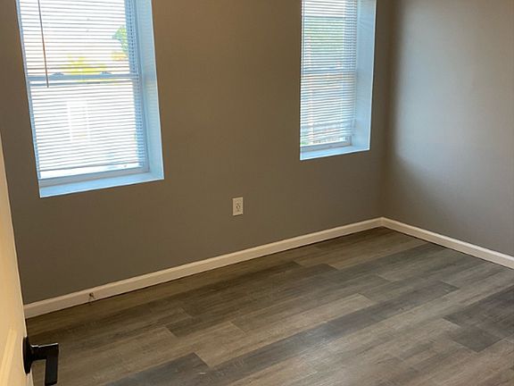 3rd image of 6 S Franklintown Rd #1A