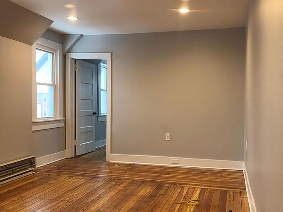 2nd image of 3132 W Brandywine Ave