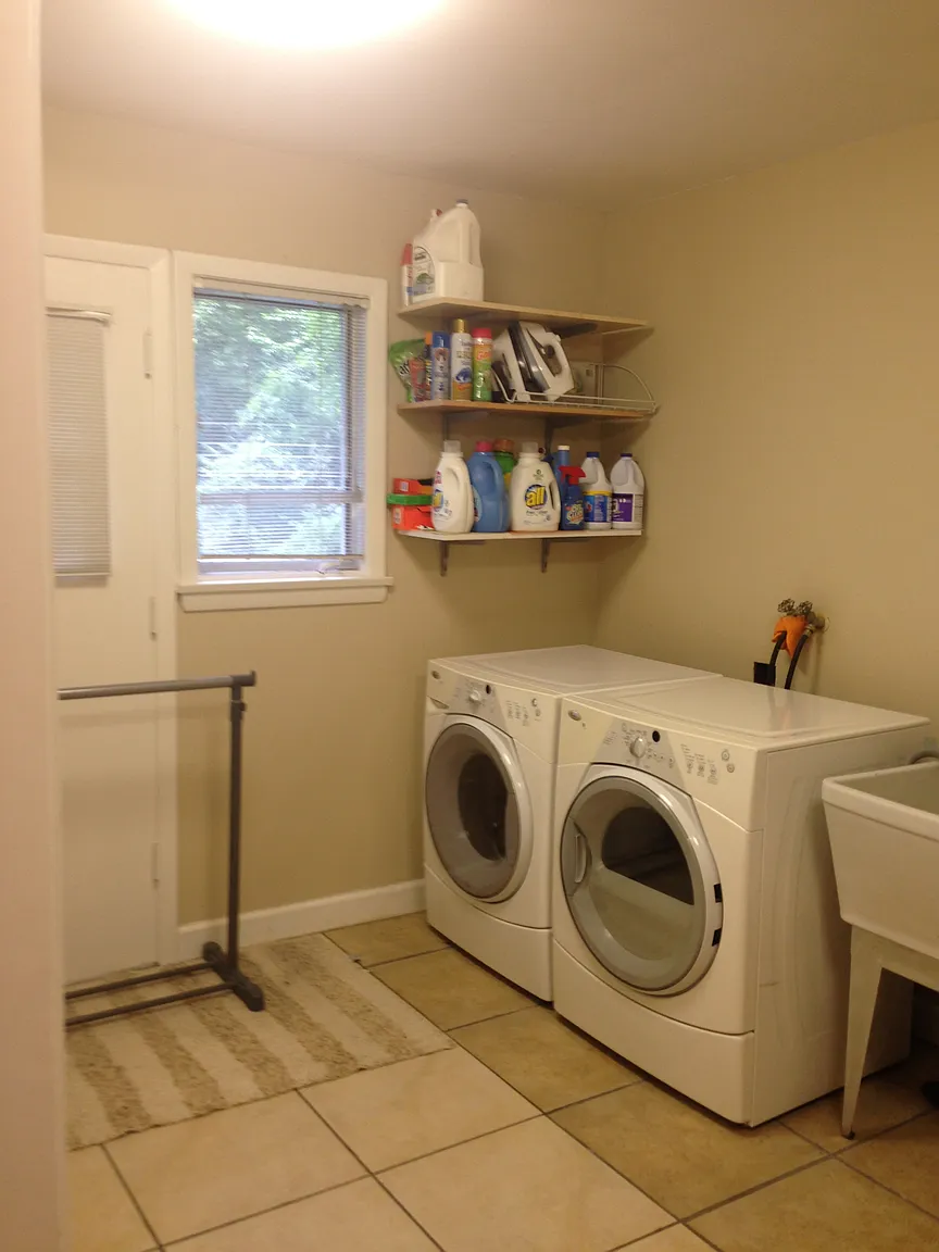 5N562 Guild Ln photo 1