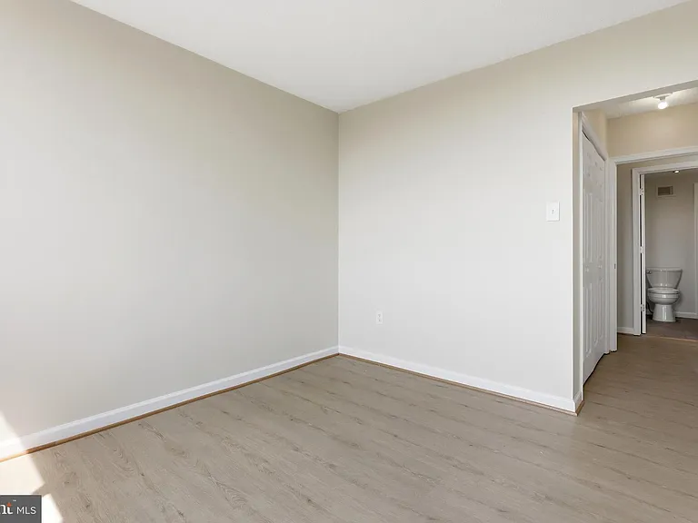 3705 S George Mason Dr #913S — Photo 24