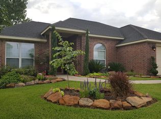 12630 Ridgecrest Dr, Willis, TX 77318