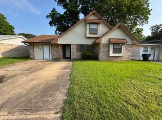 1403 Holiday Pl, Bossier City, LA 71112