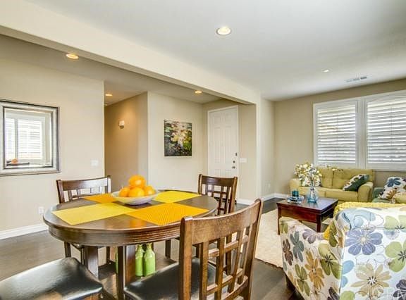 living room/dining room