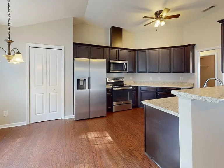 3221 Austin Ave — Photo 8