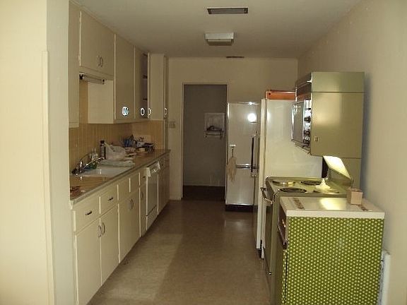 5th image of 303 Sunset Ave