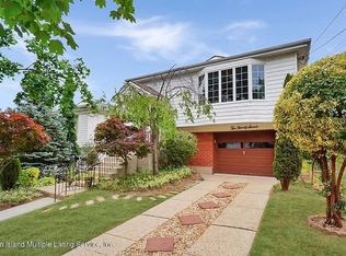 297 Ridgewood Ave, Staten Island, NY 10312