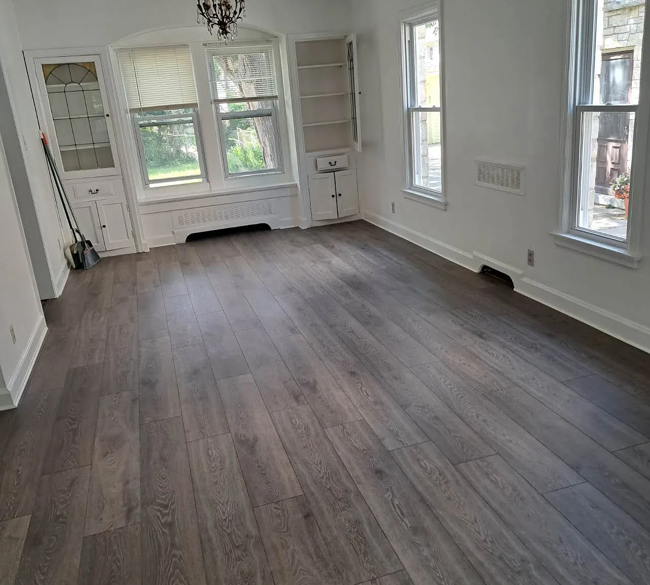 3 bed, 1.5 bath, 1200 sqft, $1,700 — Photo 2