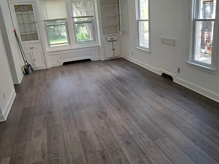 4043 N Bartlett Ave — Photo 2
