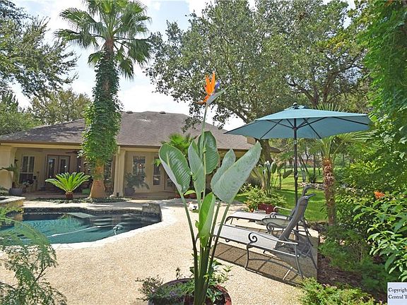 4th image of 21060 Klein Cir