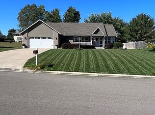 3917 NW Cherry Creek Dr, Topeka, KS 66618