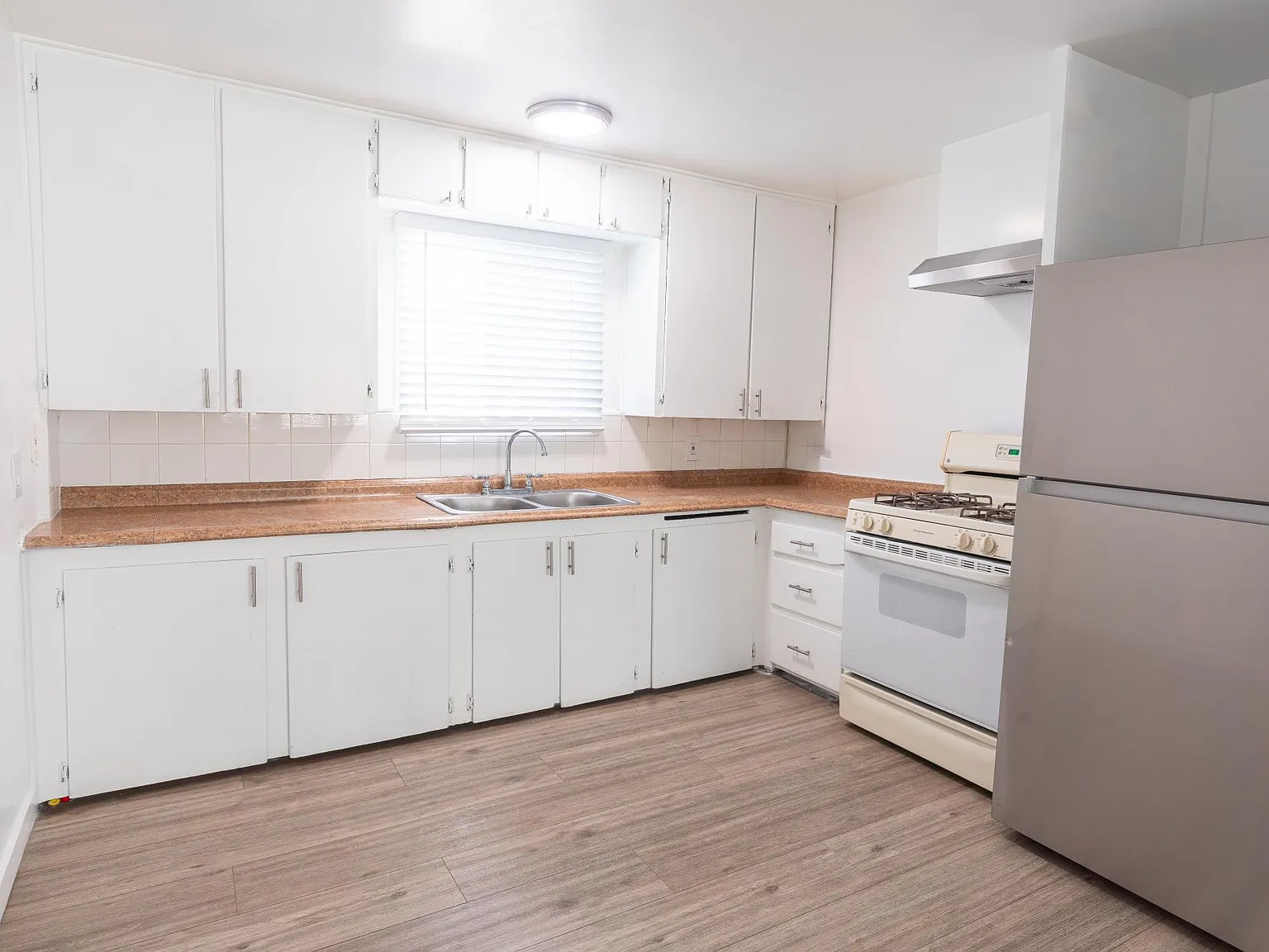 3 bed, 950 sqft, $2,750 — Photo 4