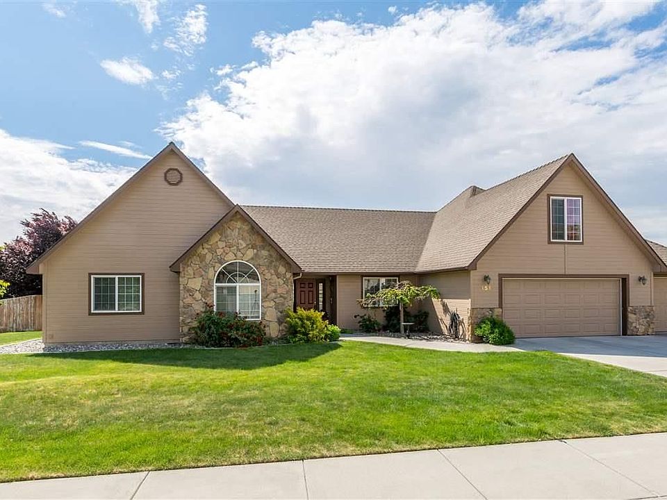 1st image of 151 Bear Dr