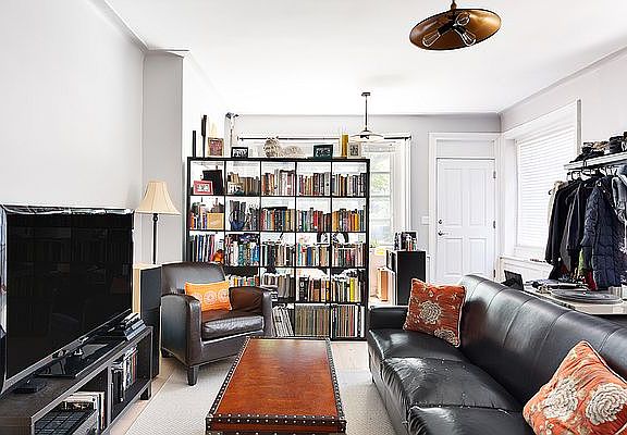 4th image of 125 Clarkson Ave #1