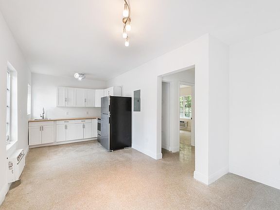 5th image of 410 76th St #D