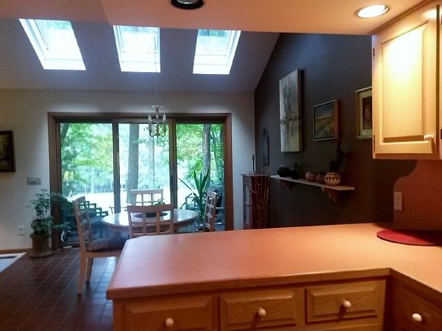 KITCHEN TO EATING AREA