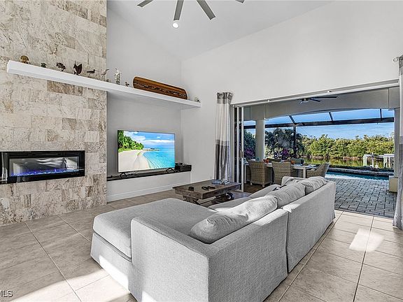 4th image of 3724 Surfside Blvd