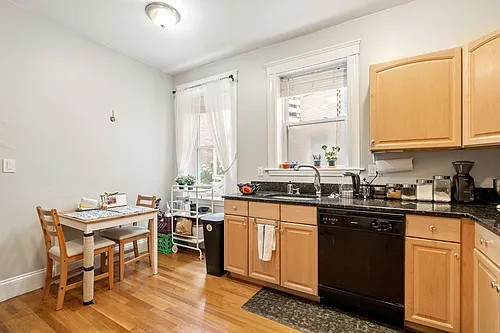 268 Windsor St Photo 1