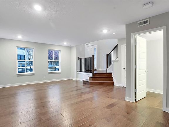 4th image of 1567 Bellefontaine St