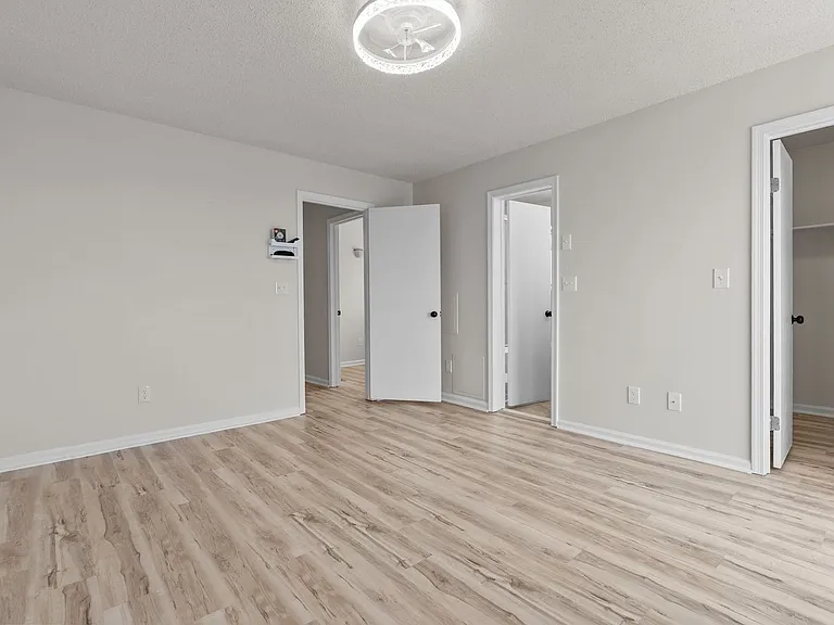 837 Little Bay Ave #3C — Photo 19