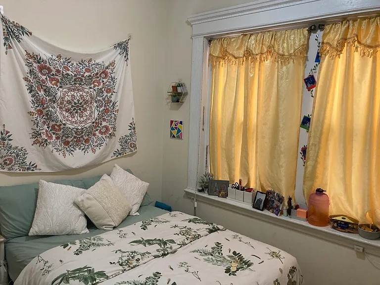 56 Queensberry St #8 — Photo 1