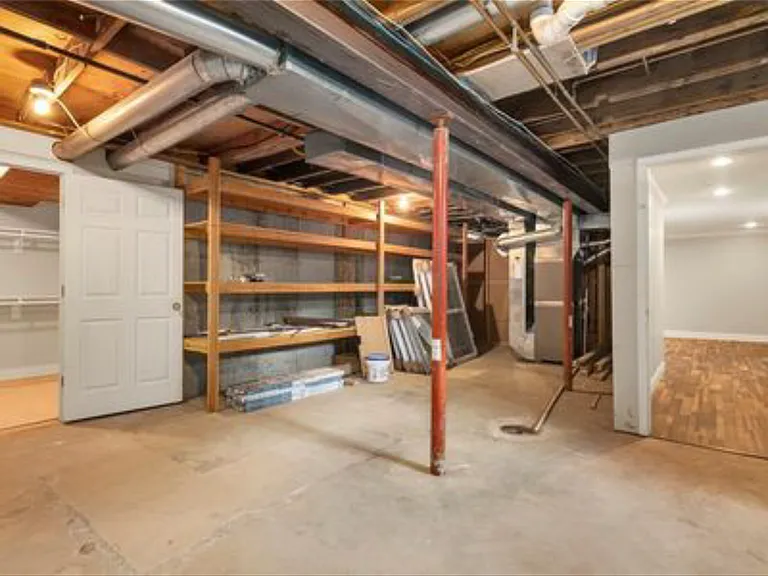 810 W Truman Rd — Photo 21