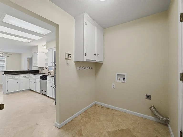322 N Greenstone Ln — Photo 8