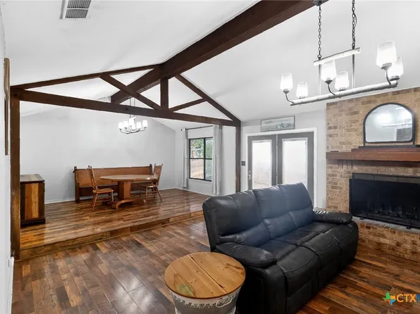 722 Stagecoach Trl, San Marcos, TX 78666