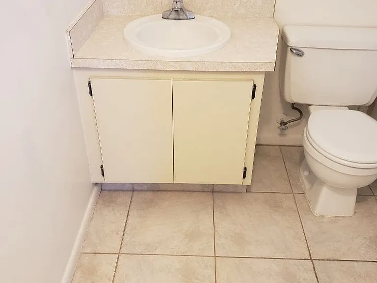 120 SW Trafalgar Pkwy — Photo 6