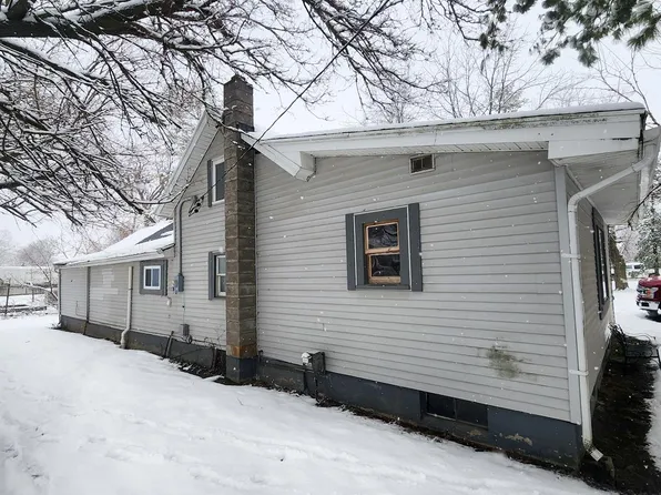 409 Woodard St, Oakley, MI 48649