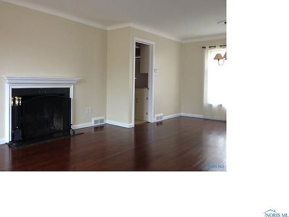 5th image of 3035 Barrington Dr