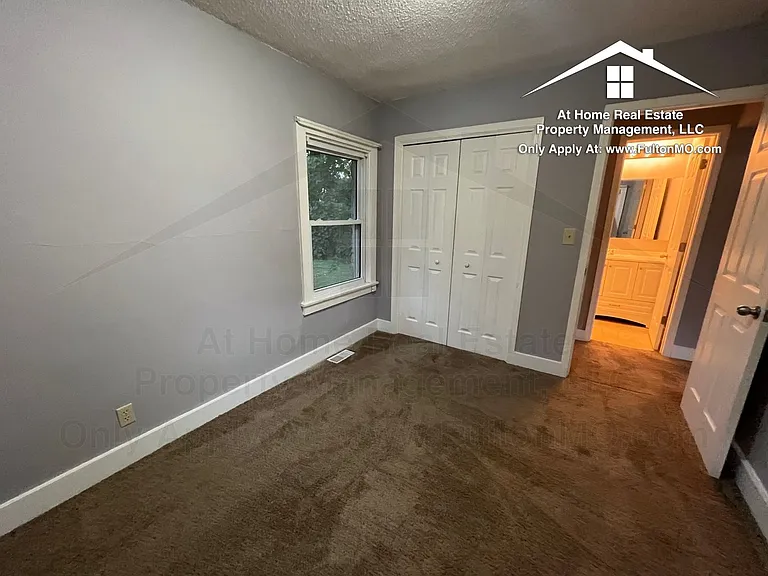 1223 Grand St — Photo 17